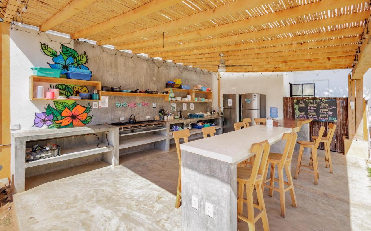 Surfnest Tamarindos Hostel Brisas de Zicatela Εξωτερικό φωτογραφία